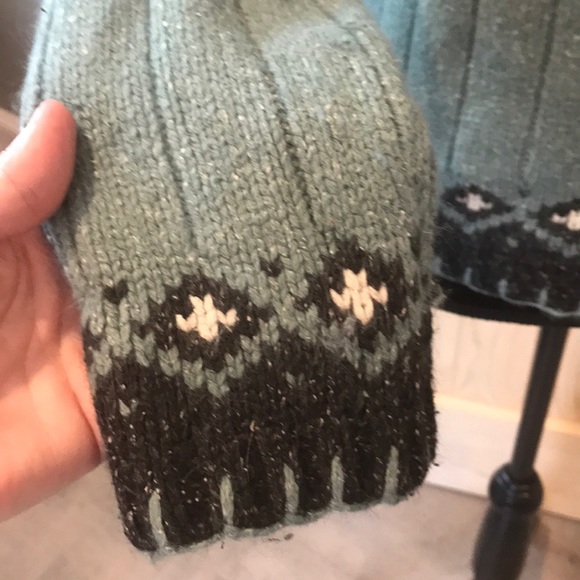 Nomadic Traders turtleneck sweater - Picture 3 of 8